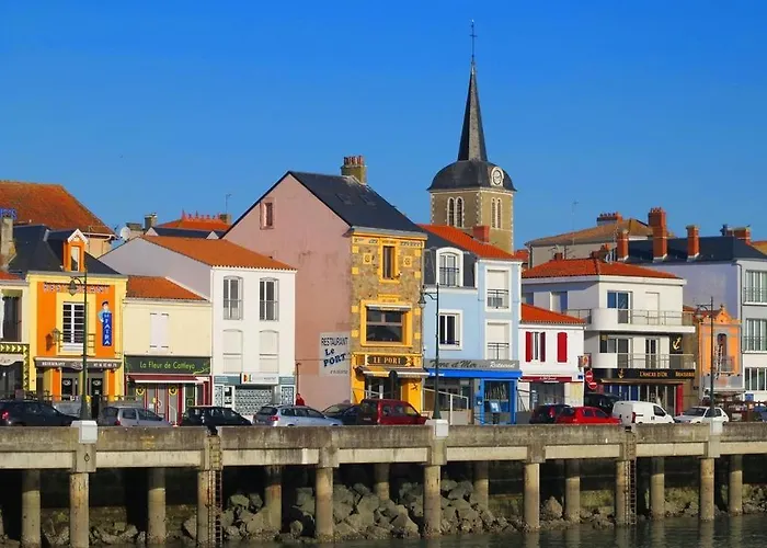 Maison De Pecheur Renovee Avec Cour Proche Du Port