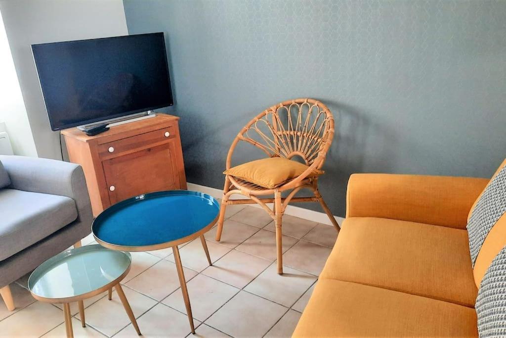 Maison De Pecheur Renovee Avec Cour Proche Du Port